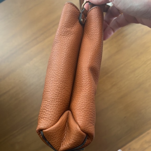 Fiorello Vegan Leather Crossbody Bag - Picture 9 of 13